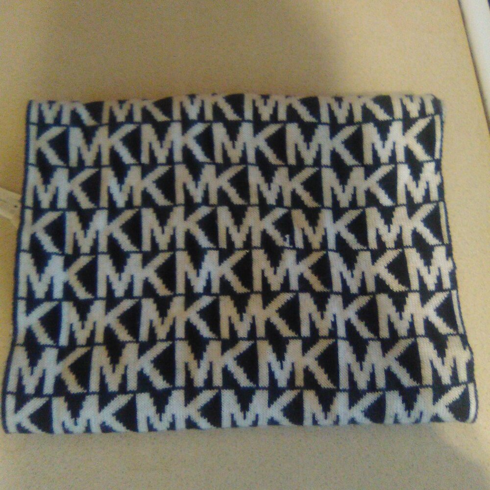 Michael Kors scarf